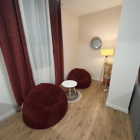 Central - Spacious Comfy