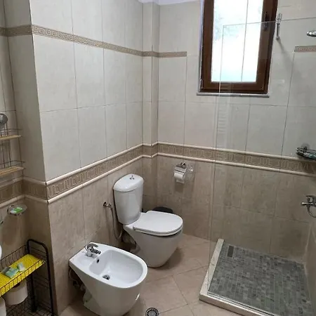 Central - Spacious Comfy