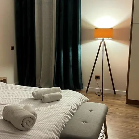 Apartment Central - Spacious Comfy
